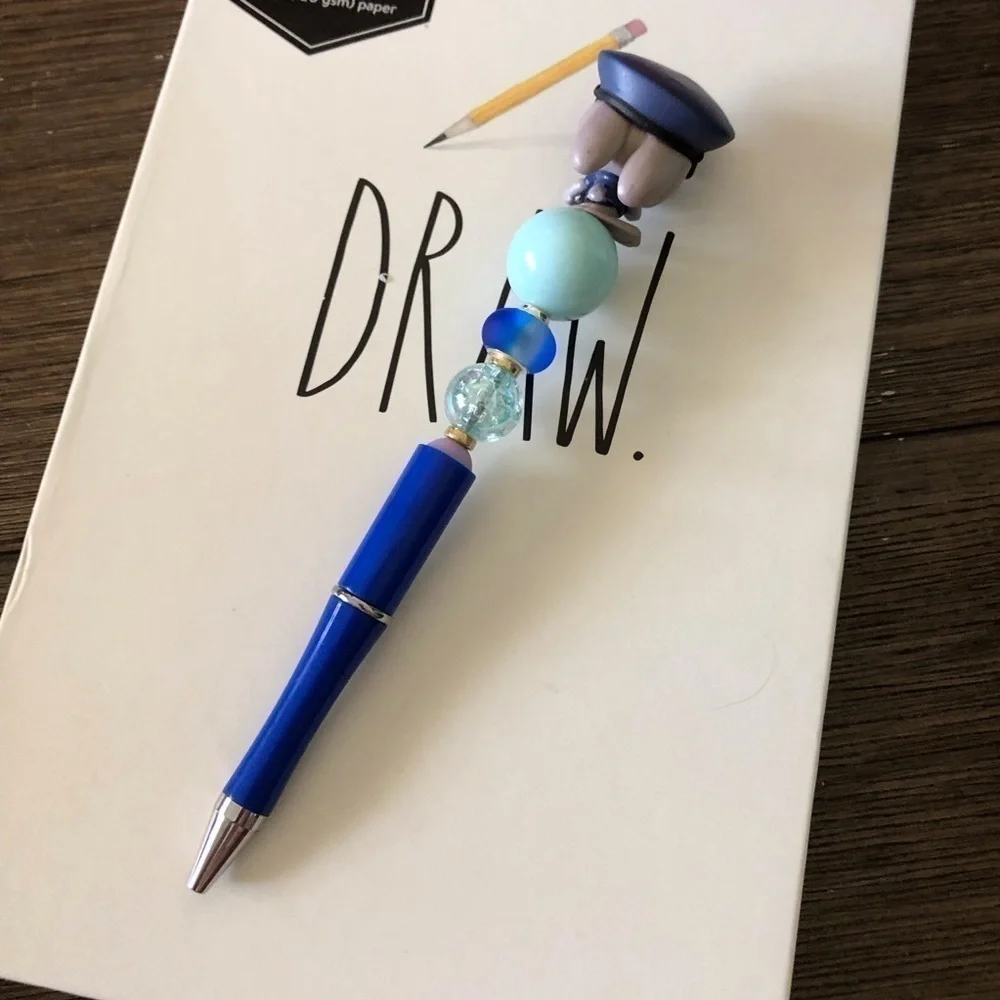 Disney Doorables: Zootopia: Judy Hopps as kid handmade beaded pen